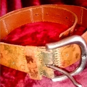 Fossil brown flowered belt